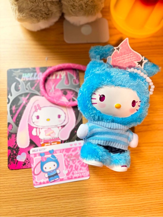 Sanrio Other - Hello kitty Pop star Series “Twinkle” plush keychain